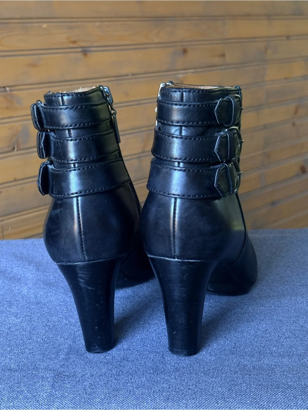 Clarks Artisan Fernwood Lake Black Leather Triple Buckle Booties 7.5 Like New